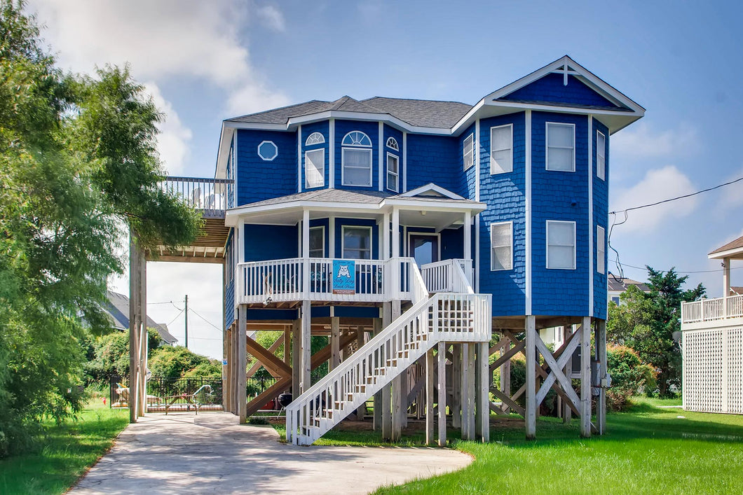 #869 - Salty Dog Beach House